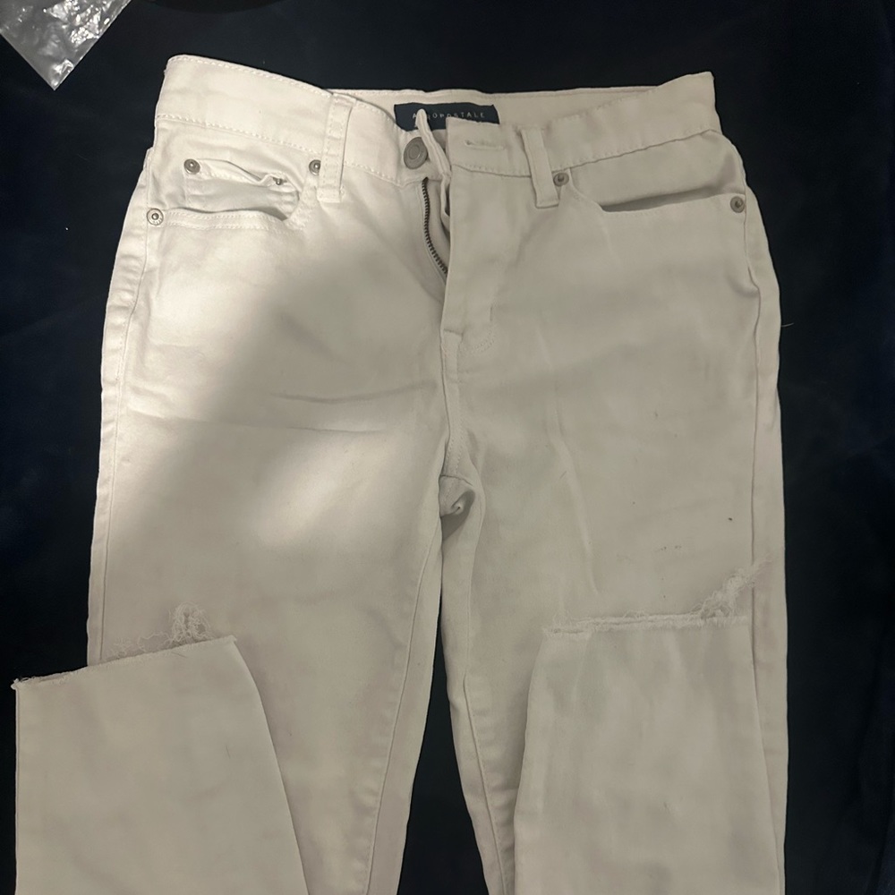 Aeropostale White high waisted cropped begging.